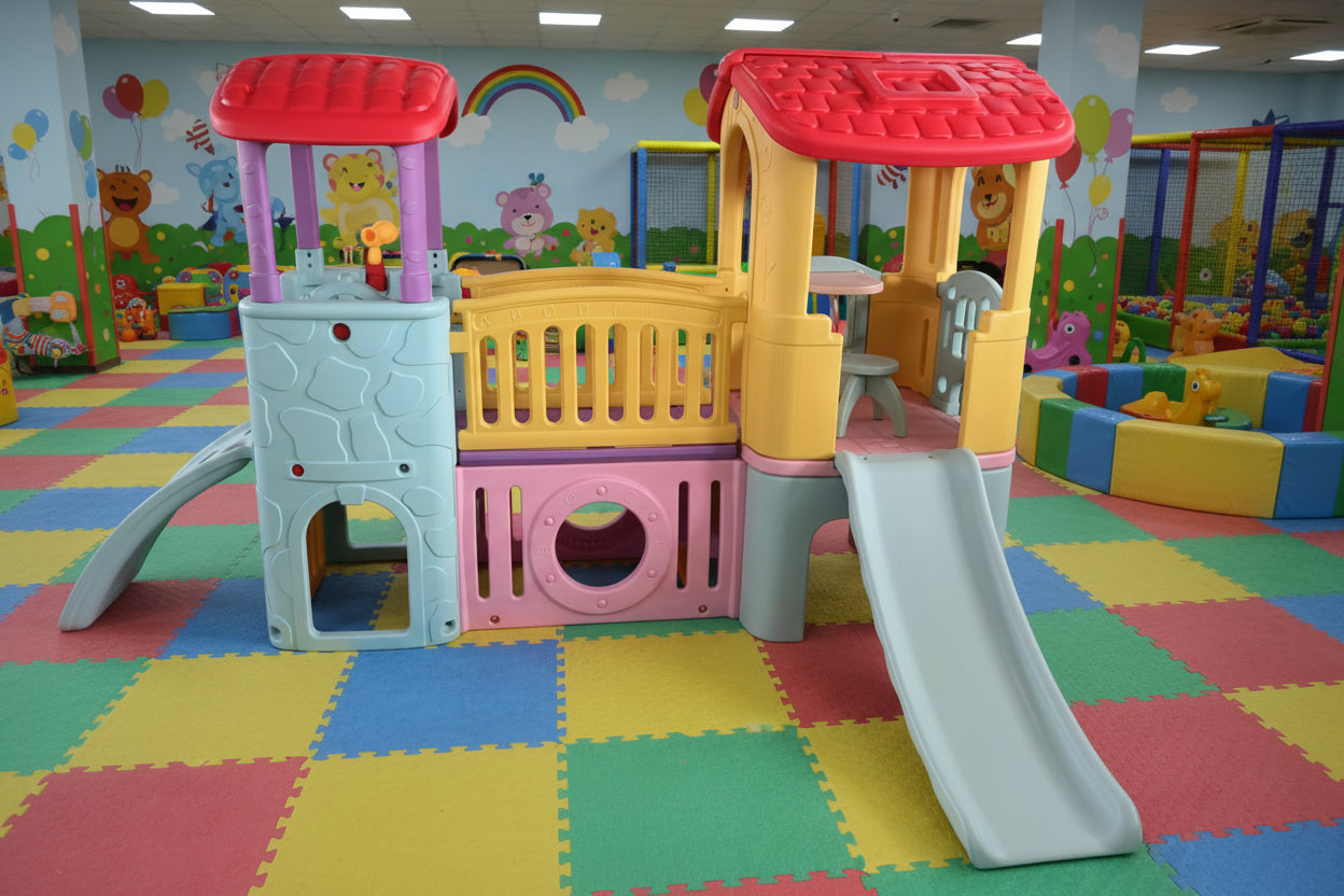 KIDS SLIDE L-118" W-68" H-55"
